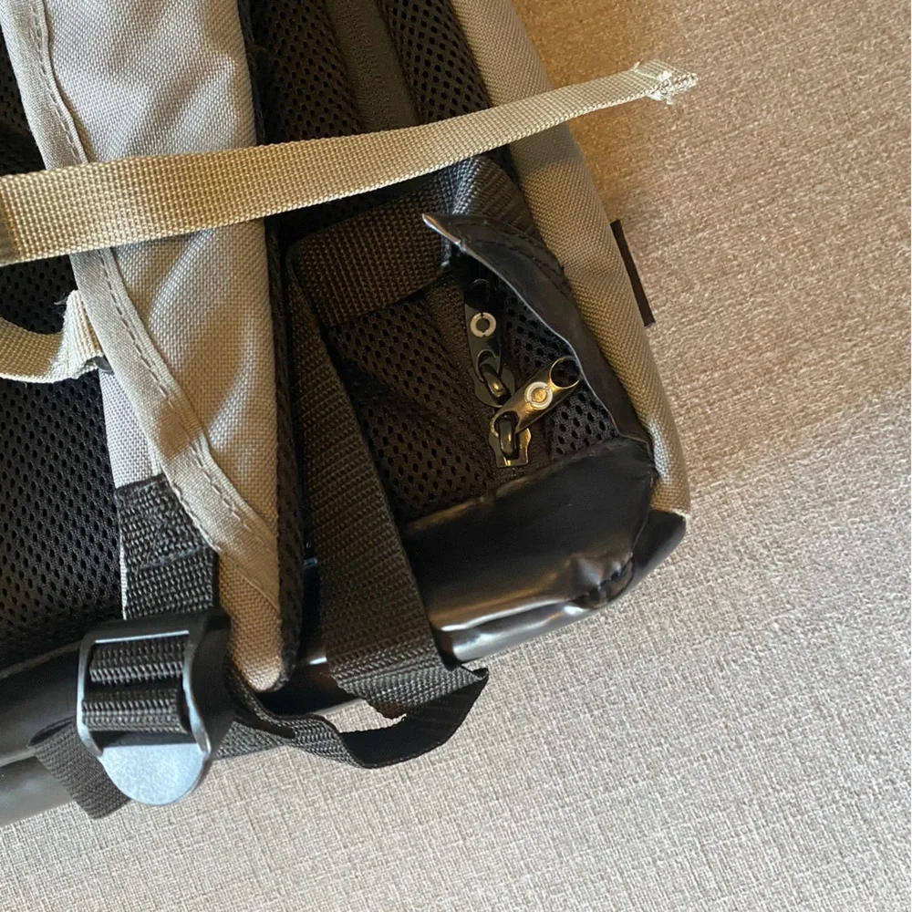 RIUTBAG Safer City Travel Backpack in Grey & Black